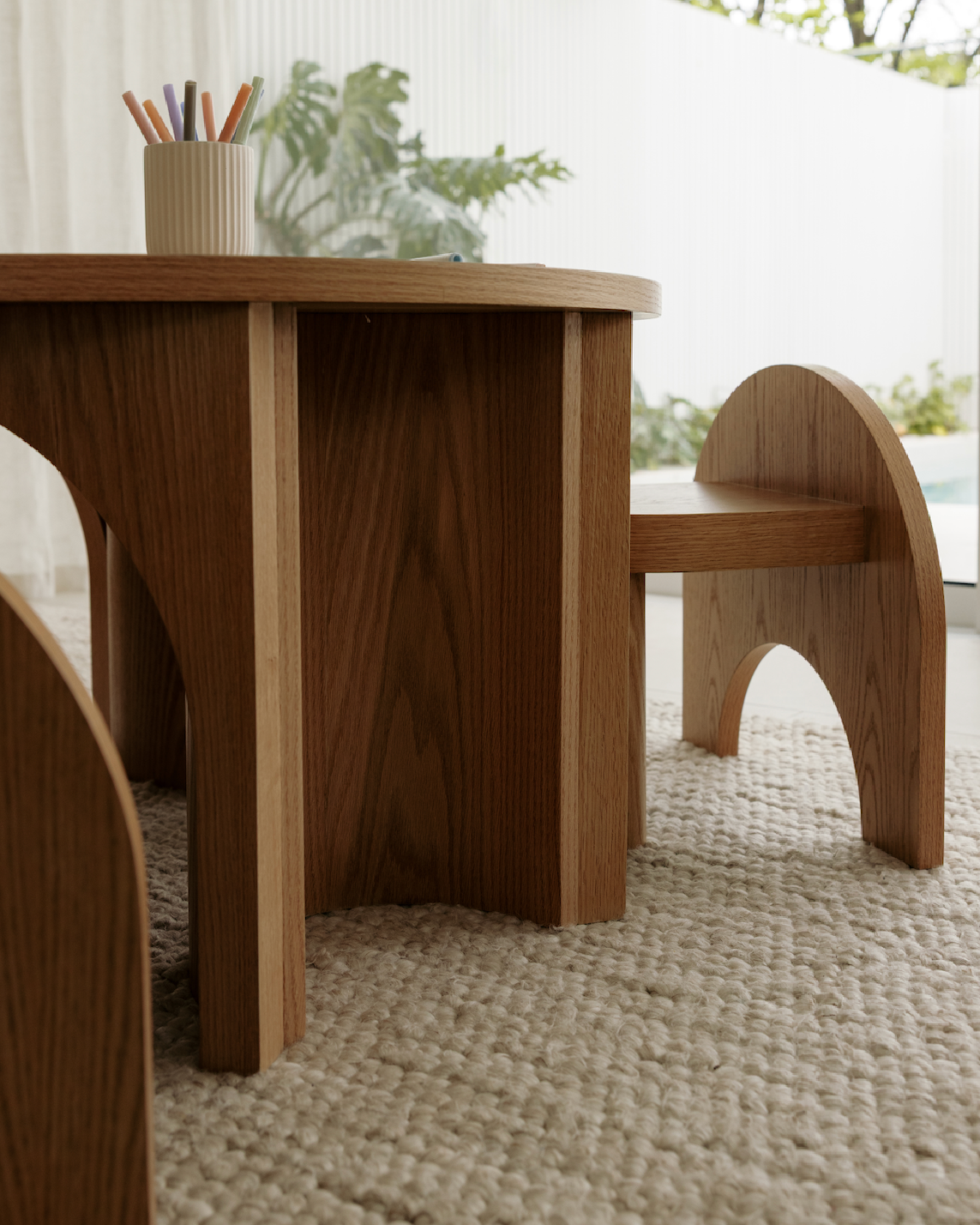 Arca Table Set