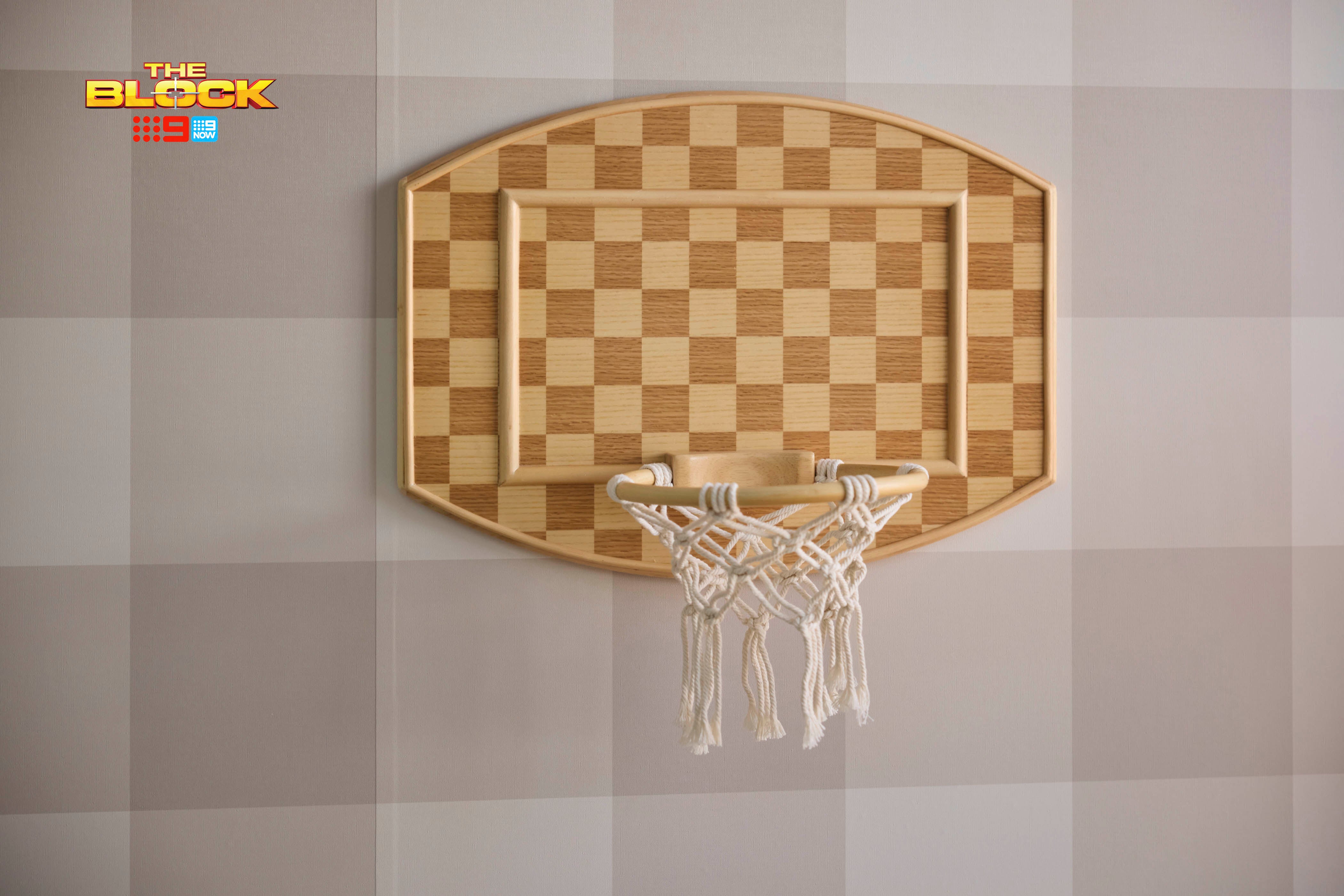 Quinn Basketball Hoop