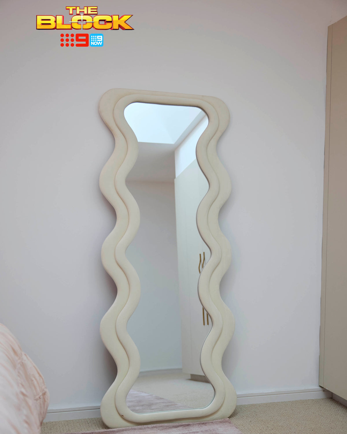 Raya Wavy Mirror