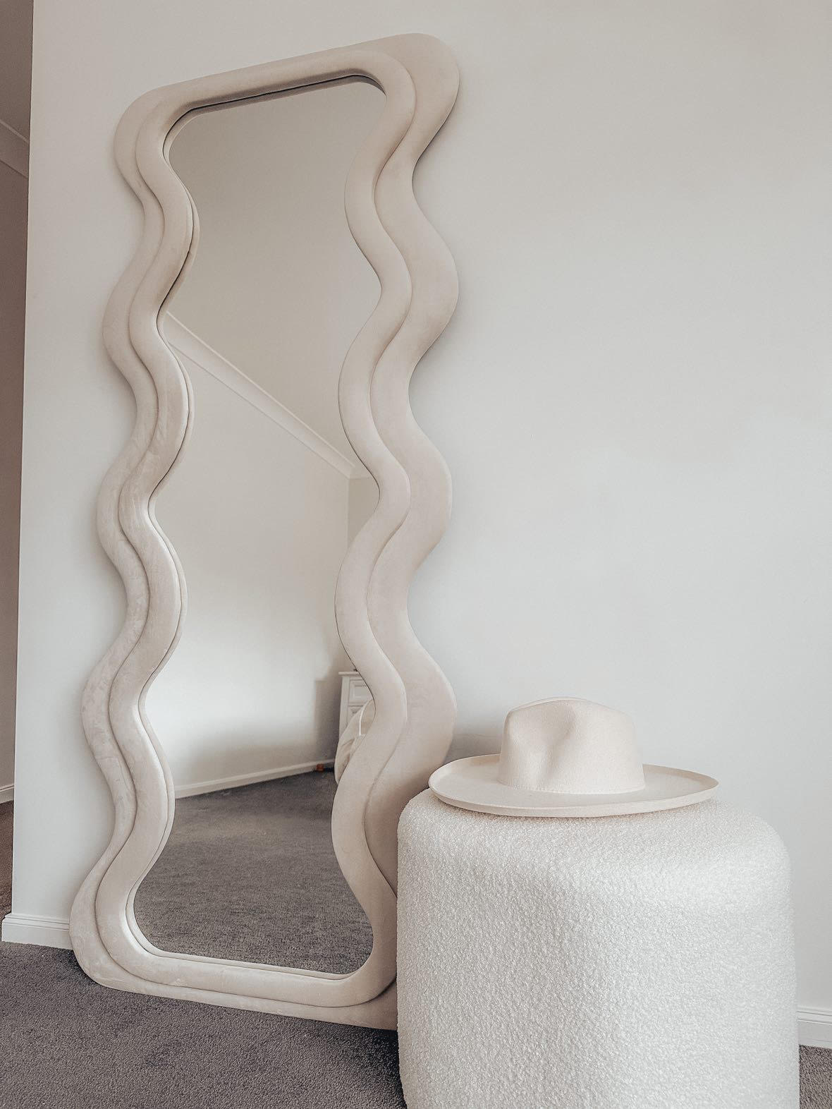 Raya Wavy Mirror