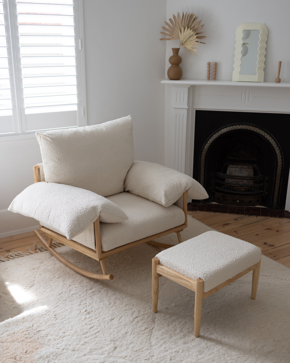 Jolié Rocker & Ottoman