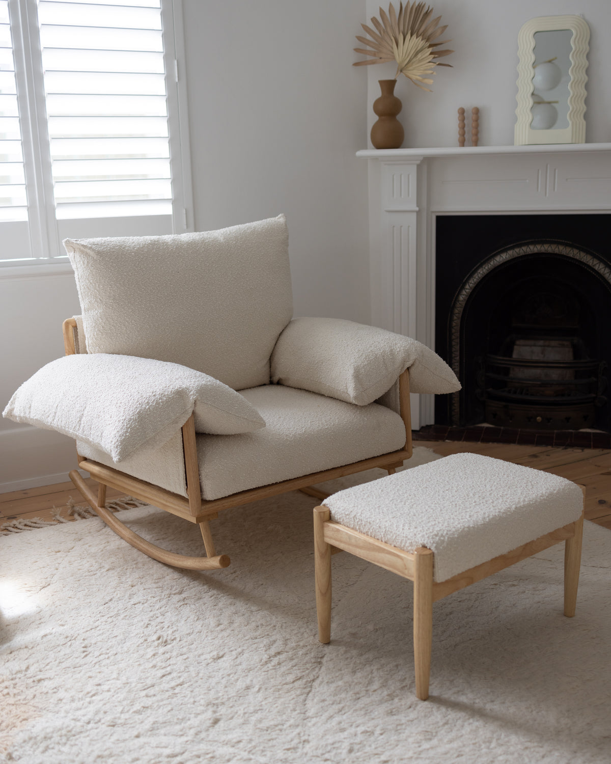 Jolié Rocker & Ottoman