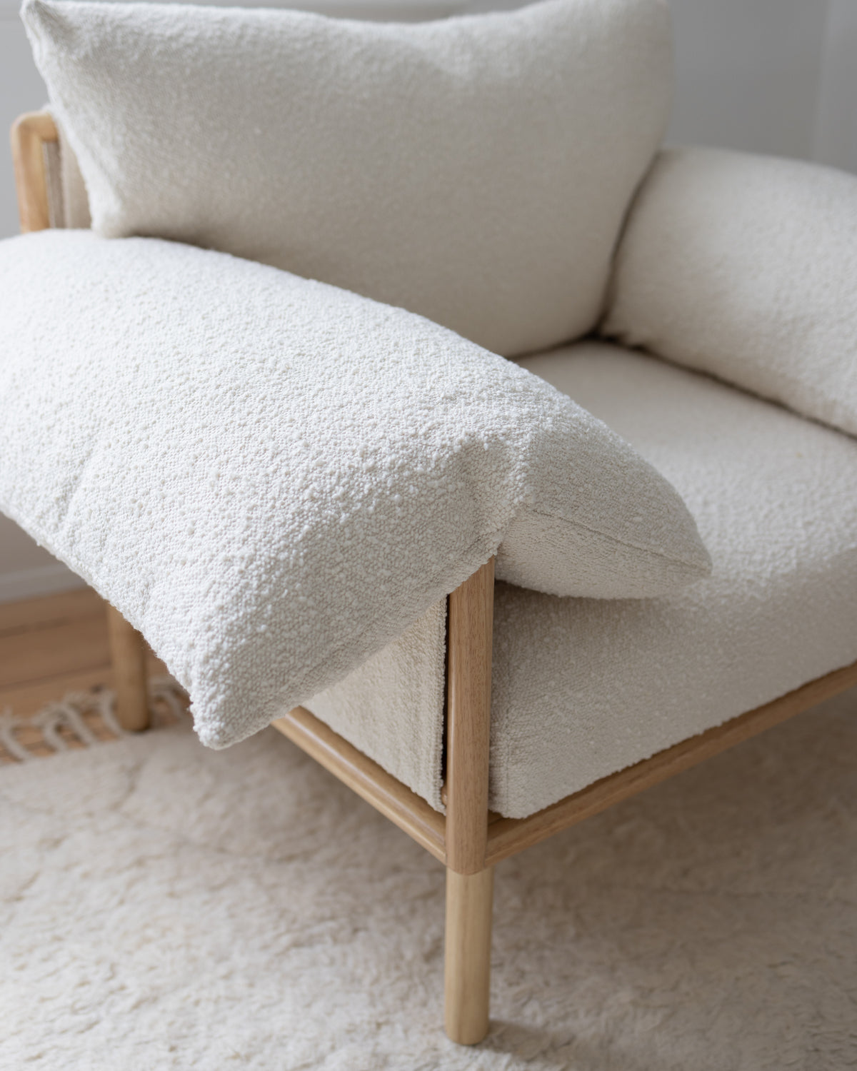 Jolié Rocker & Ottoman