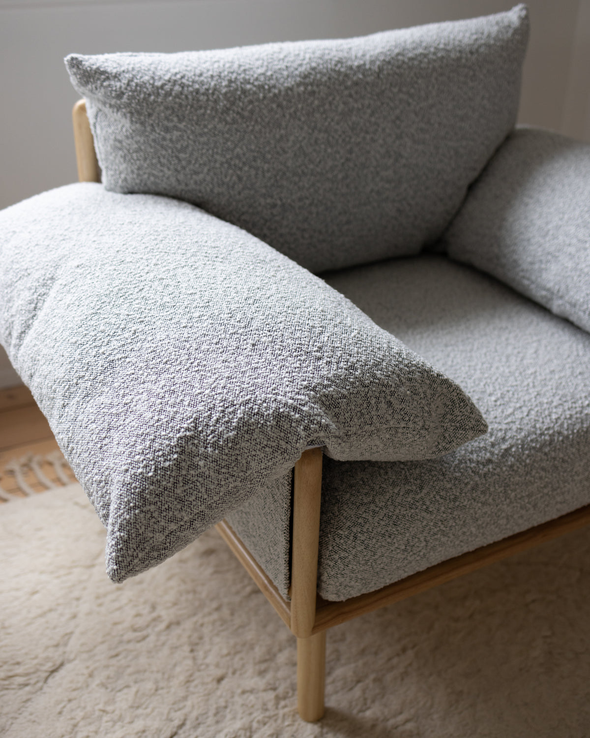 Jolié Rocker & Ottoman